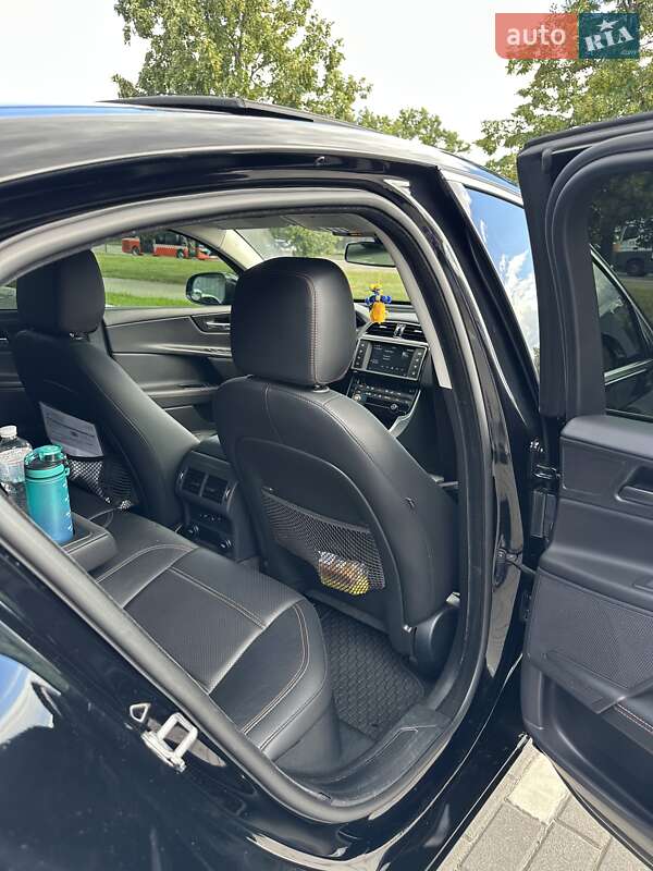 Седан Jaguar XE 2017 в Киеве фото 19 Седан Jaguar XE 2017 в Киеве