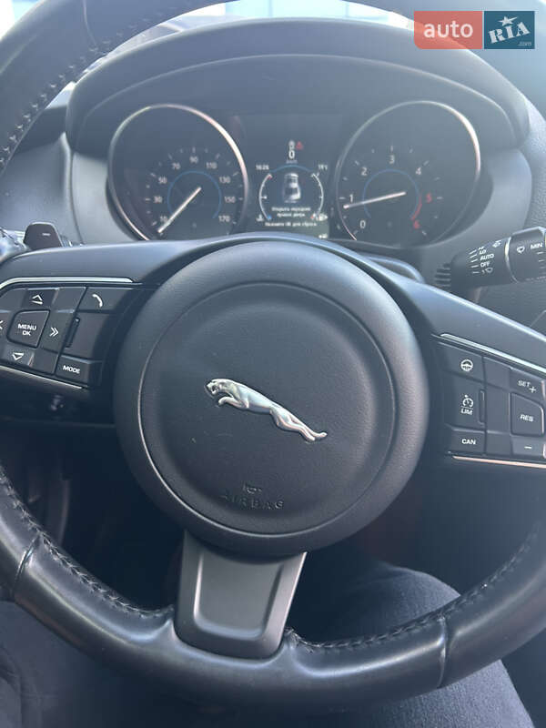 Седан Jaguar XE 2017 в Днепре фото 24 Седан Jaguar XE 2017 в Днепре