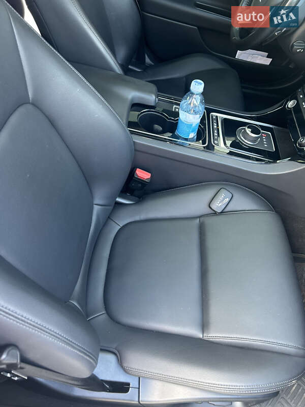 Седан Jaguar XE 2017 в Днепре фото 32 Седан Jaguar XE 2017 в Днепре