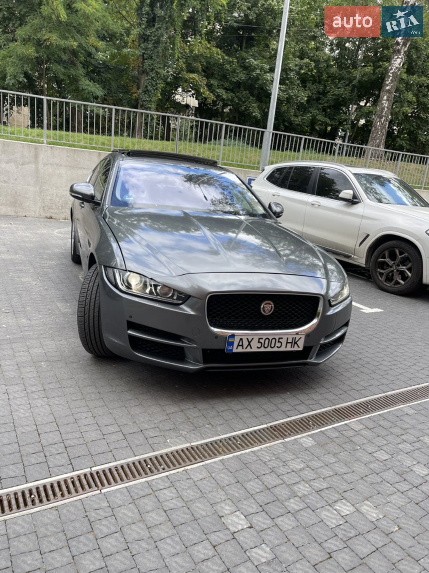2017 Jaguar XE - мініатюра 4