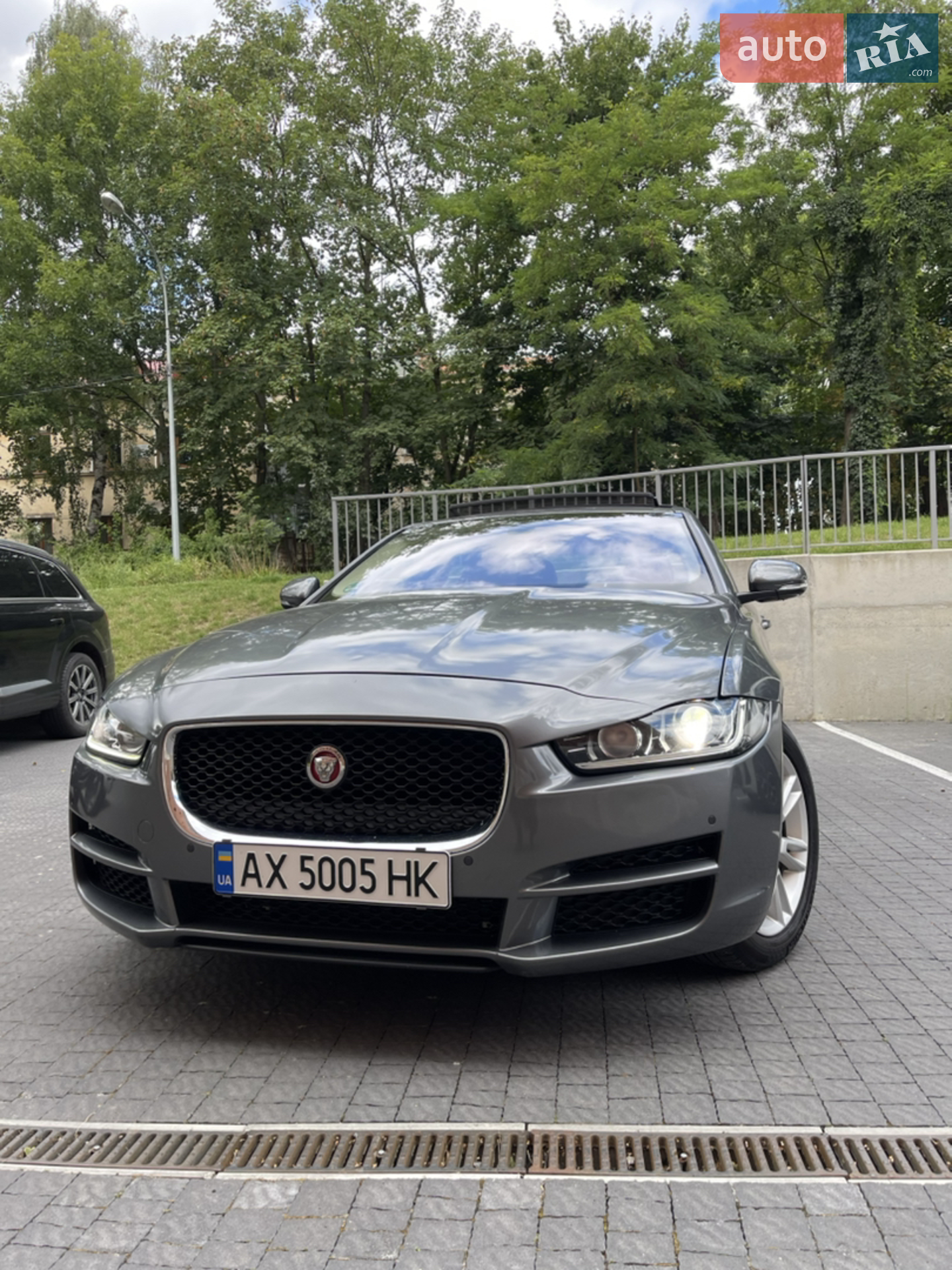 2017 Jaguar XE - мініатюра 30