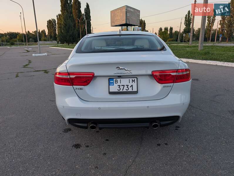 Седан Jaguar XE 2016 в Кременчуге