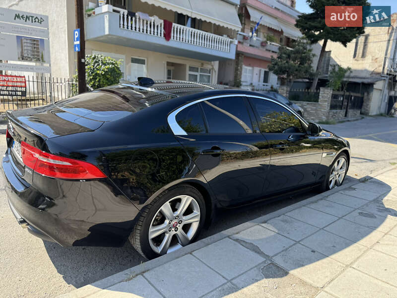 Седан Jaguar XE 2016 в Киеве