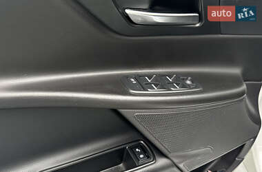 Седан Jaguar XE 2016 в 