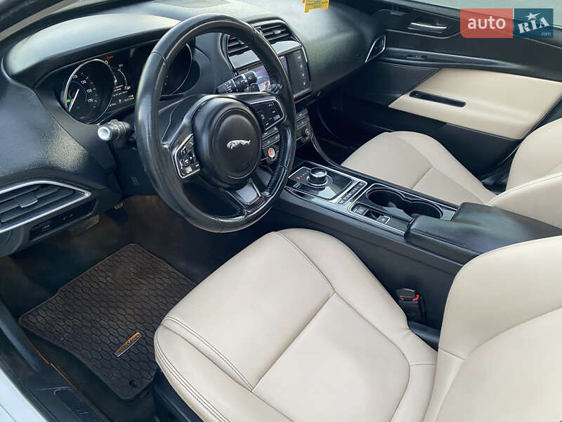 Седан Jaguar XE 2016 в Одессе
