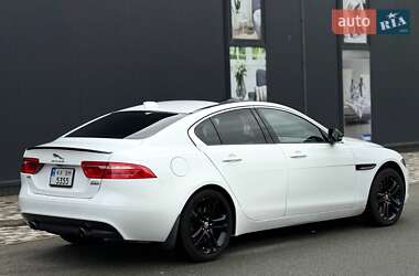 Седан Jaguar XE 2017 в 