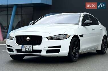 Седан Jaguar XE 2017 в 