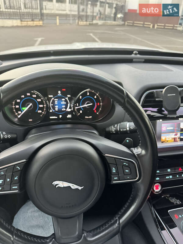 Седан Jaguar XE 2016 в Одесі фото 14 Седан Jaguar XE 2016 в Одесі