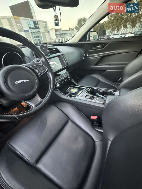 Седан Jaguar XE 2016 в Одесі фото 21 Седан Jaguar XE 2016 в Одесі