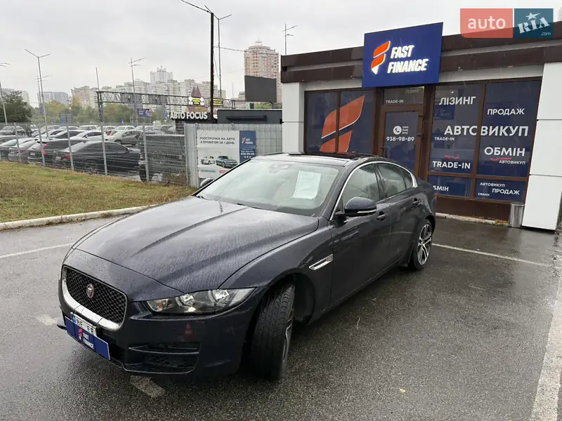 Jaguar XE