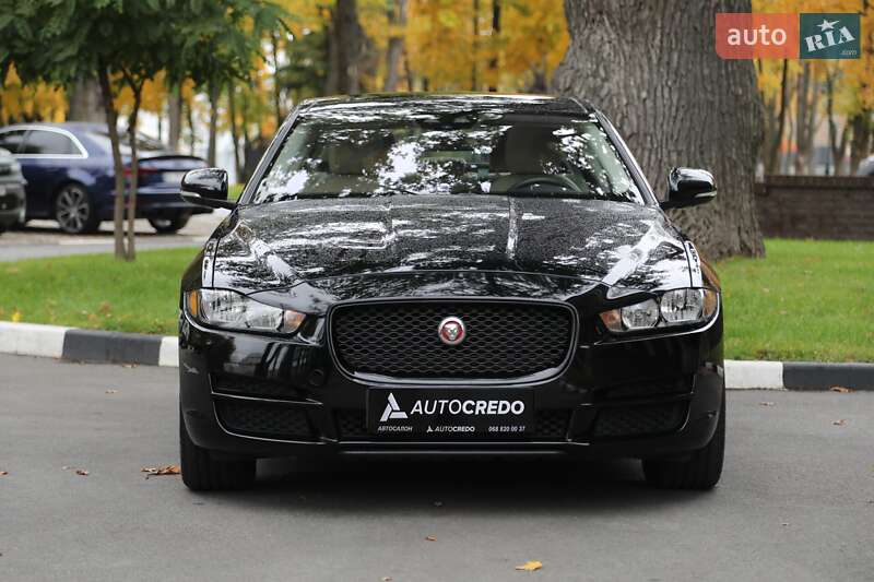 Седан Jaguar XE 2016 в Харкові