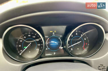 Седан Jaguar XE 2016 в 