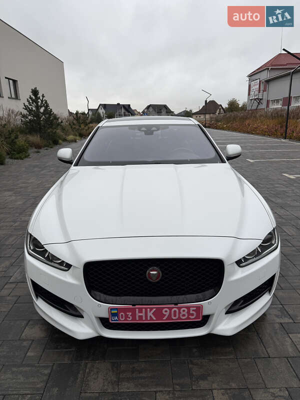Седан Jaguar XE 2019 в Луцке