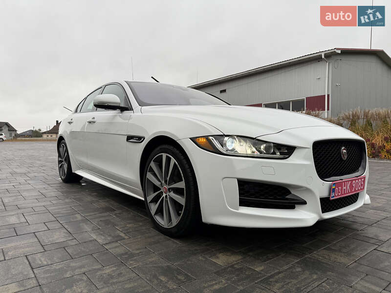 Седан Jaguar XE 2019 в Луцке