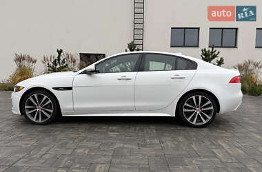 Седан Jaguar XE 2019 в  фото 6 Седан Jaguar XE 2019 в