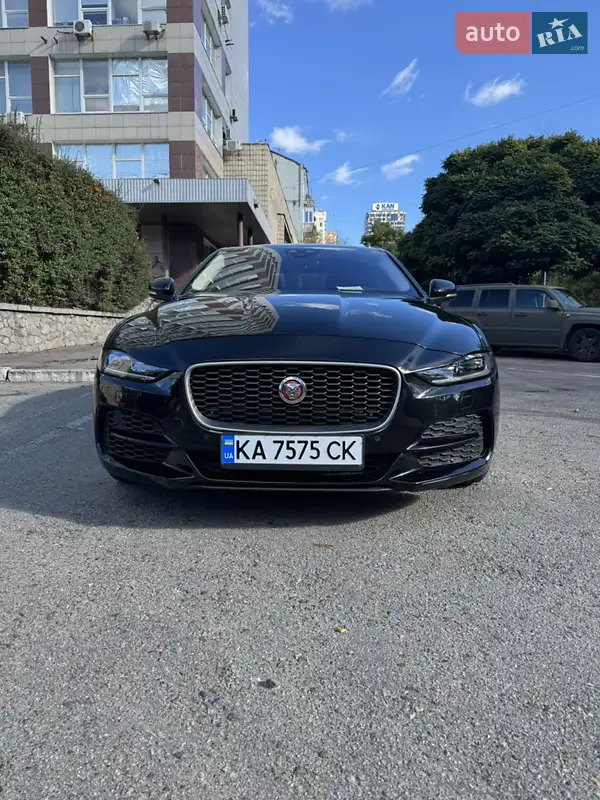 Jaguar XE