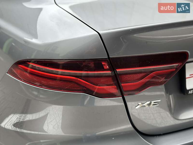 Седан Jaguar XE 2020 в Києві
