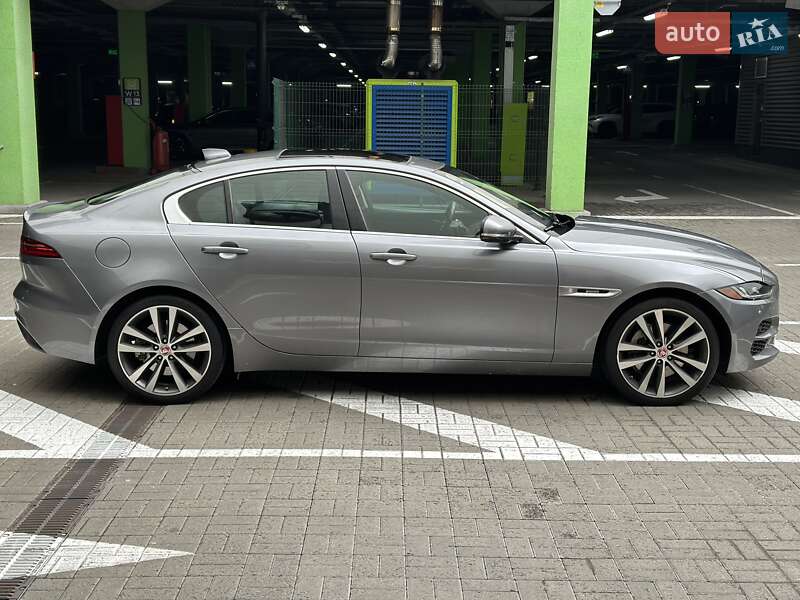 Седан Jaguar XE 2020 в Києві