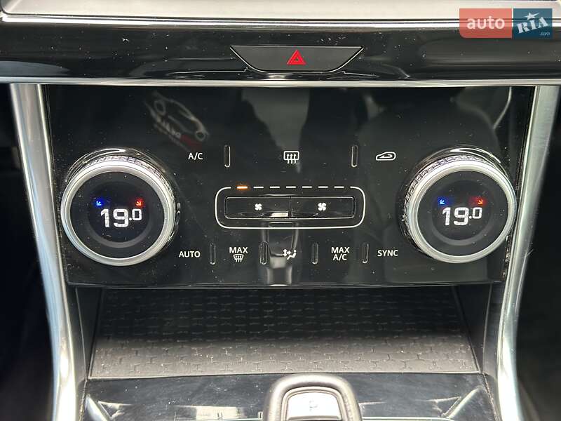 Седан Jaguar XE 2020 в Києві