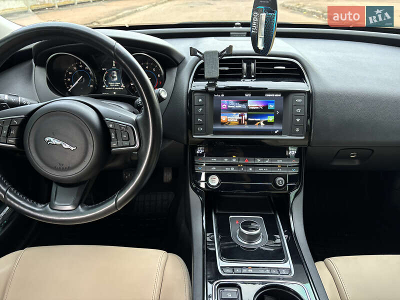 Седан Jaguar XE 2016 в Борисполе фото 6 Седан Jaguar XE 2016 в Борисполе