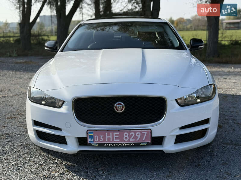 Седан Jaguar XE 2017 в Рівному