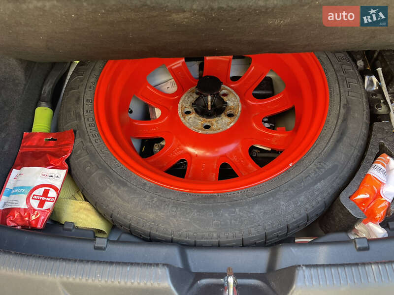 Седан Jaguar XE 2018 в Києві фото 11 Седан Jaguar XE 2018 в Києві