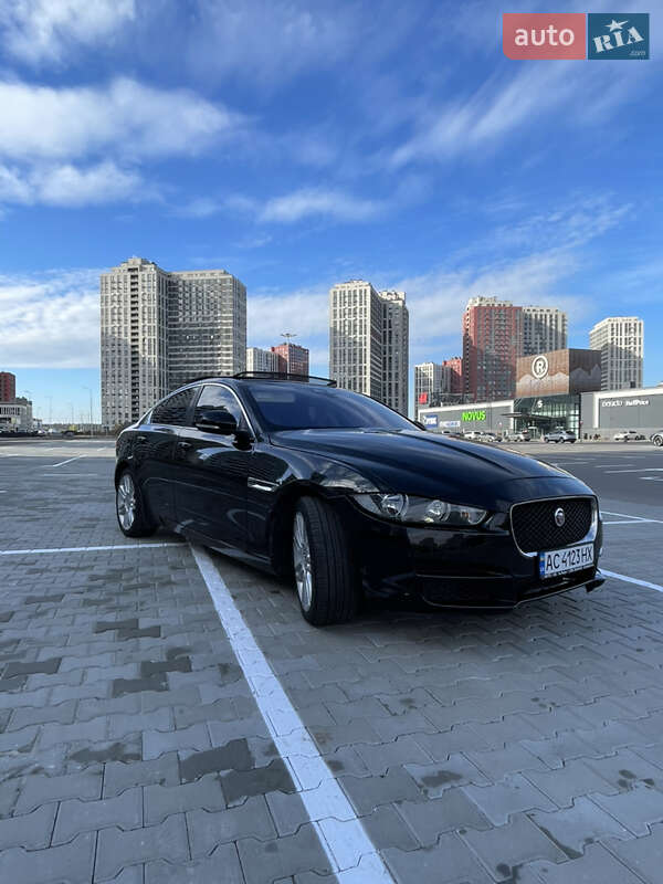 Седан Jaguar XE 2019 в Киеве фото 2 Седан Jaguar XE 2019 в Киеве
