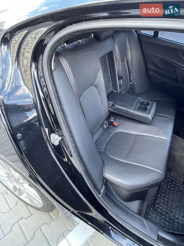 Седан Jaguar XE 2019 в Киеве фото 15 Седан Jaguar XE 2019 в Киеве