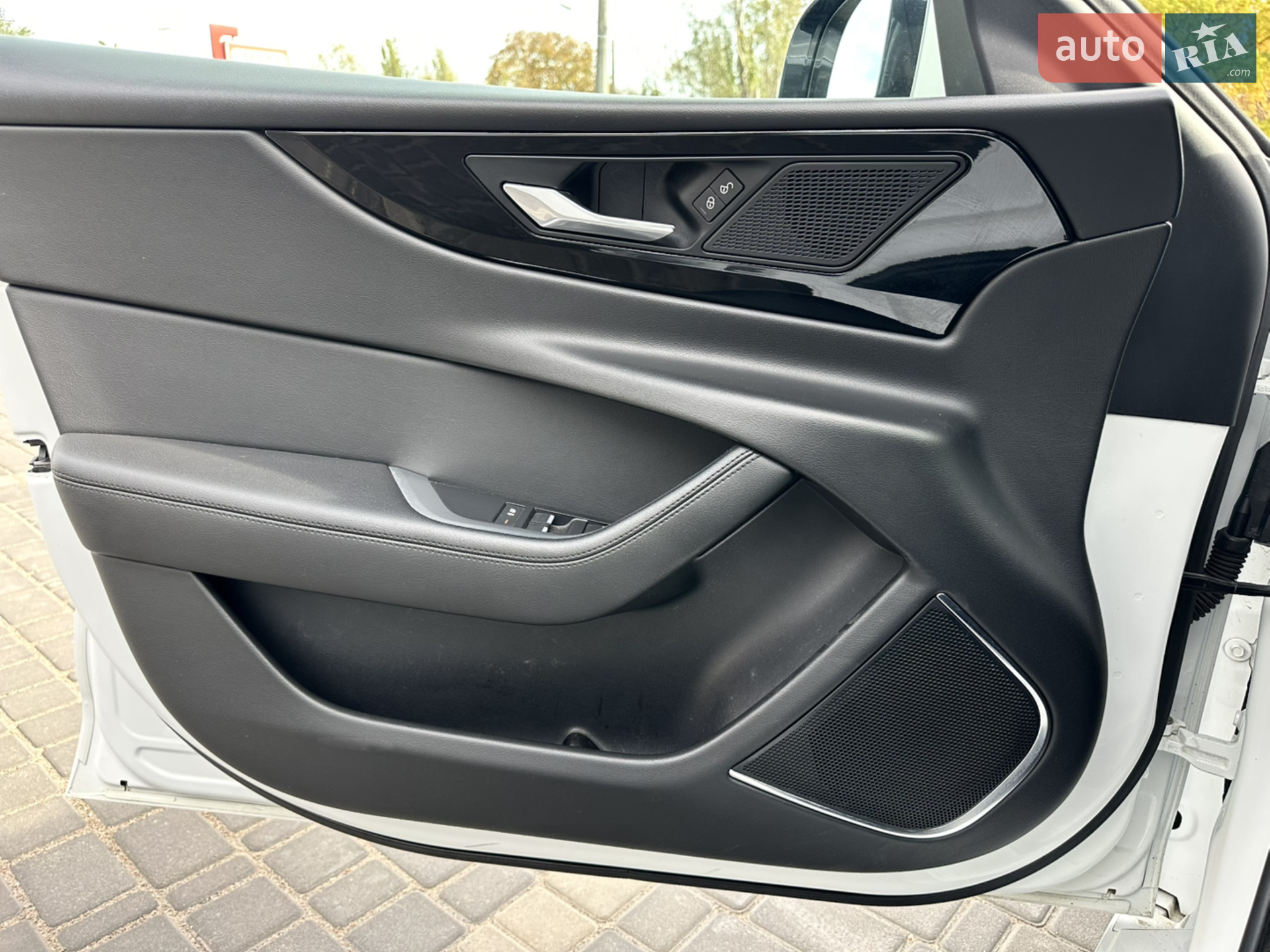 2020 Jaguar XE - мініатюра 16