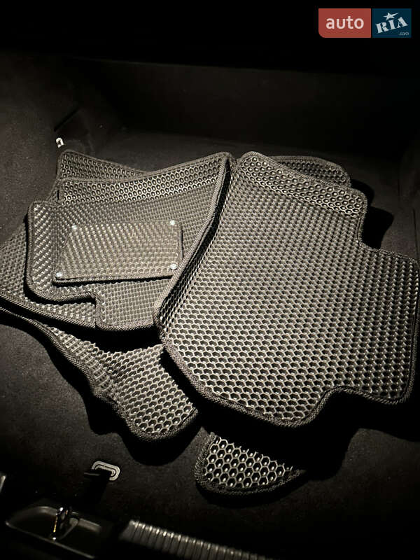 Седан Jaguar XE 2020 в Киеве