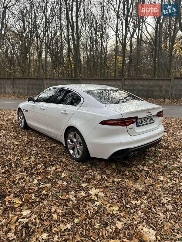 Седан Jaguar XE 2020 в Киеве