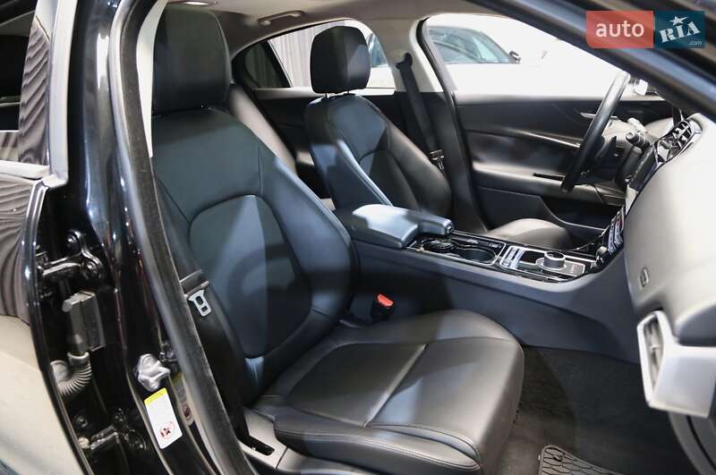 Седан Jaguar XE 2016 в Києві фото 12 Седан Jaguar XE 2016 в Києві