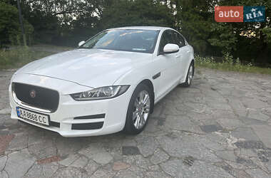 Седан Jaguar XE 2015 в Києві