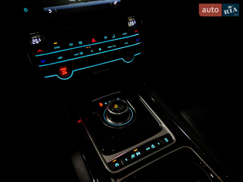 Седан Jaguar XE 2016 в Києві фото 15 Седан Jaguar XE 2016 в Києві
