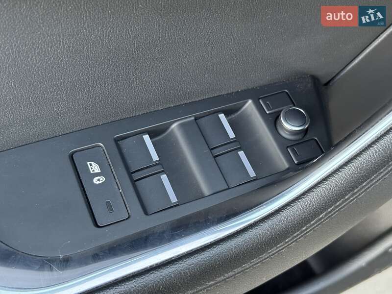 Седан Jaguar XE 2020 в Києві