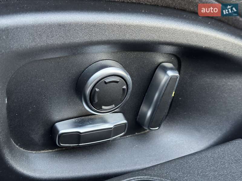 Седан Jaguar XE 2020 в Києві