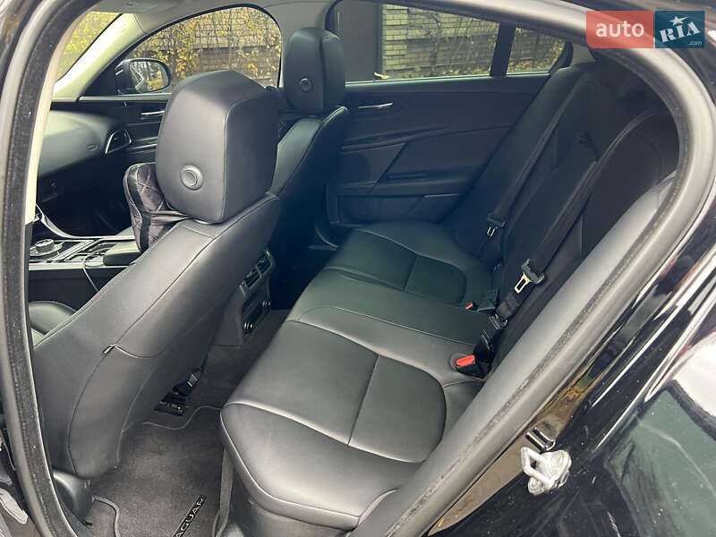 Седан Jaguar XE 2019 в Києві