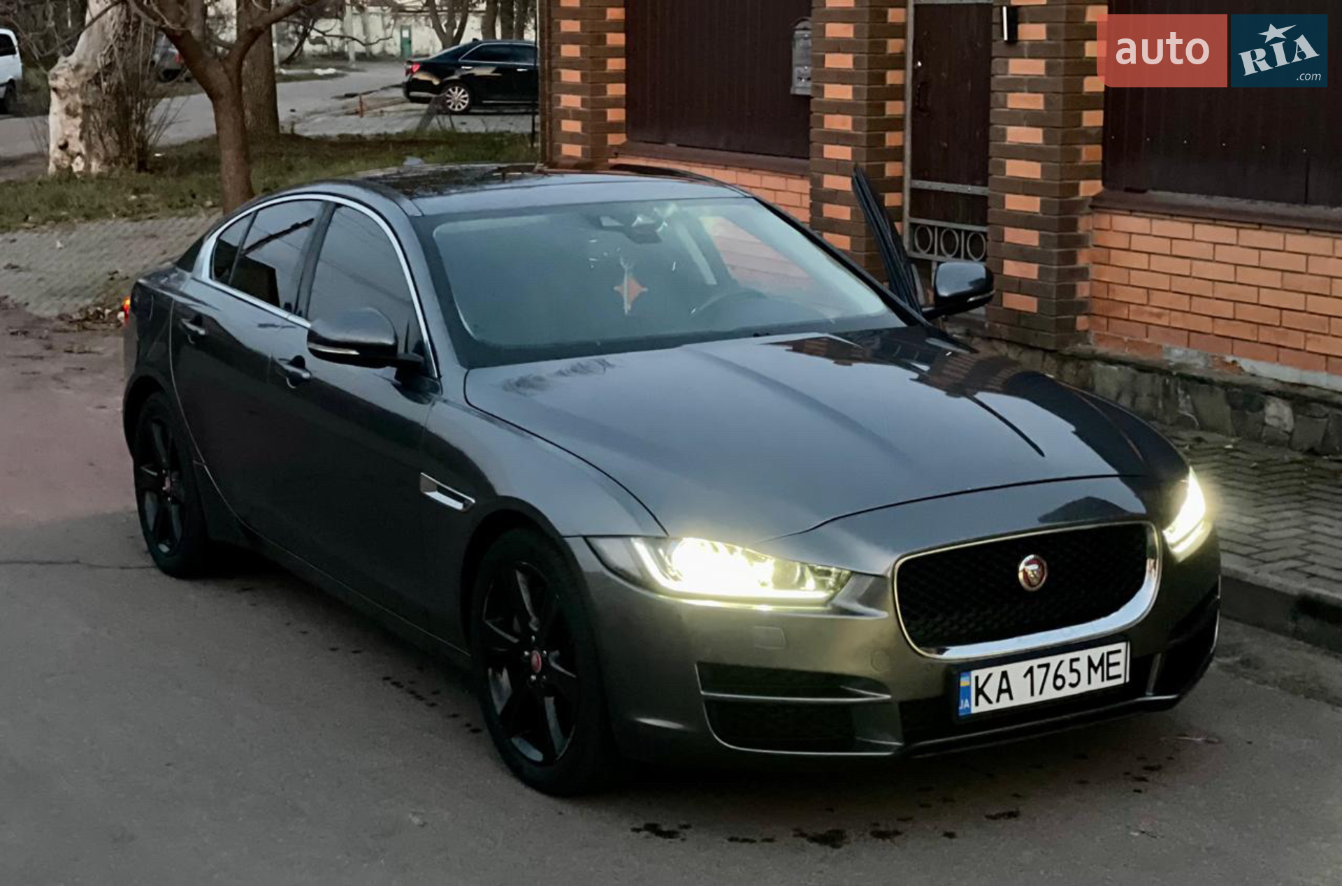 2019 Jaguar XE - мініатюра 3