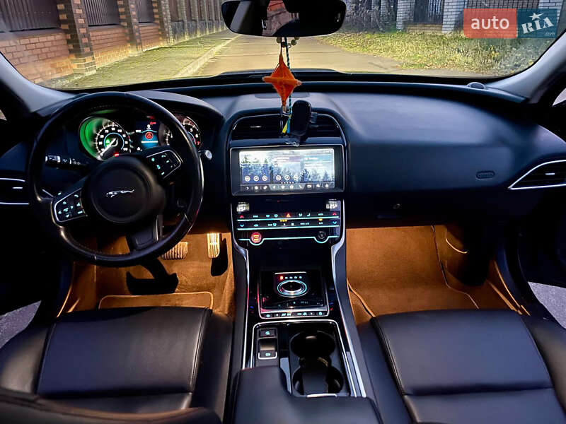 Седан Jaguar XE 2019 в Києві фото 11 Седан Jaguar XE 2019 в Києві