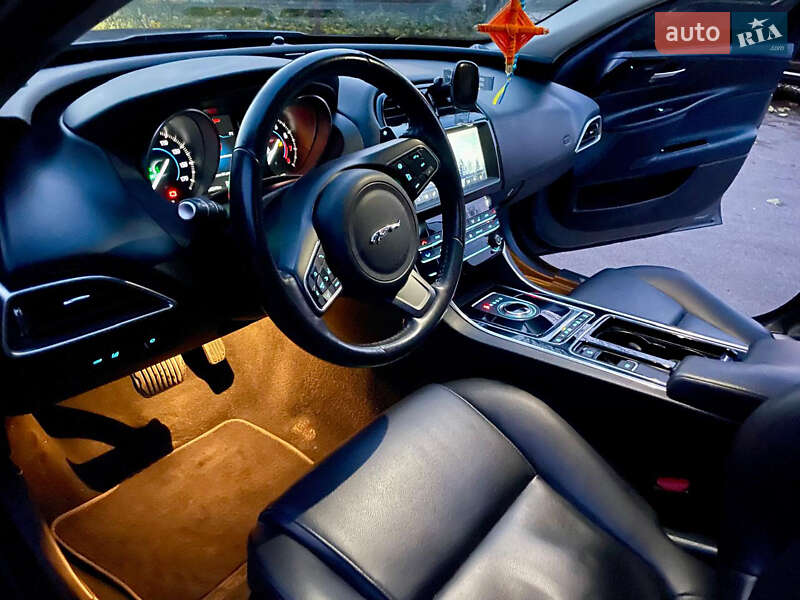 Седан Jaguar XE 2019 в Києві фото 24 Седан Jaguar XE 2019 в Києві