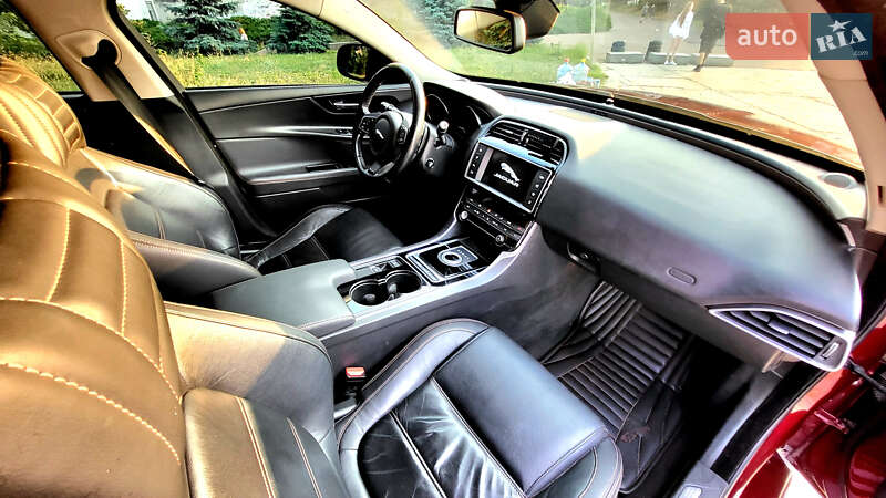 Седан Jaguar XE 2015 в Черкассах