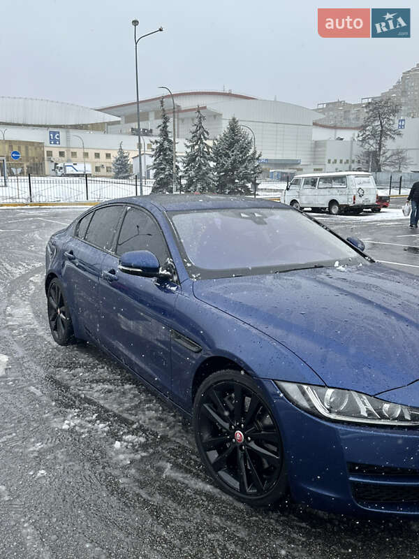 Седан Jaguar XE 2016 в Киеве фото 3 Седан Jaguar XE 2016 в Киеве