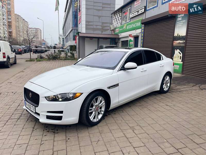 Jaguar XE 2016