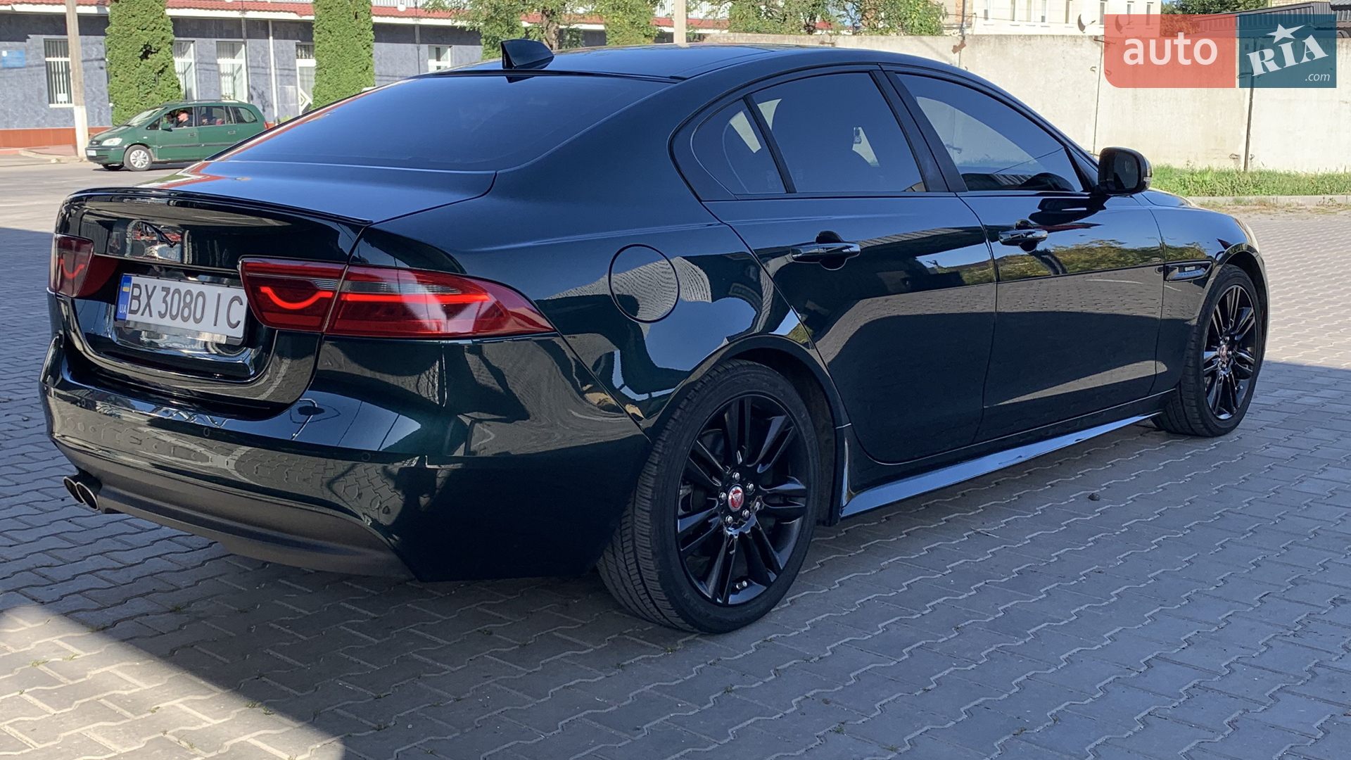 2016 Jaguar XE - мініатюра 20