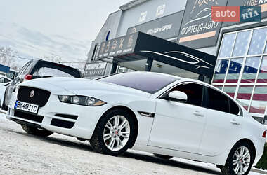 Седан Jaguar XE 2016 в Кам'янець-Подільському