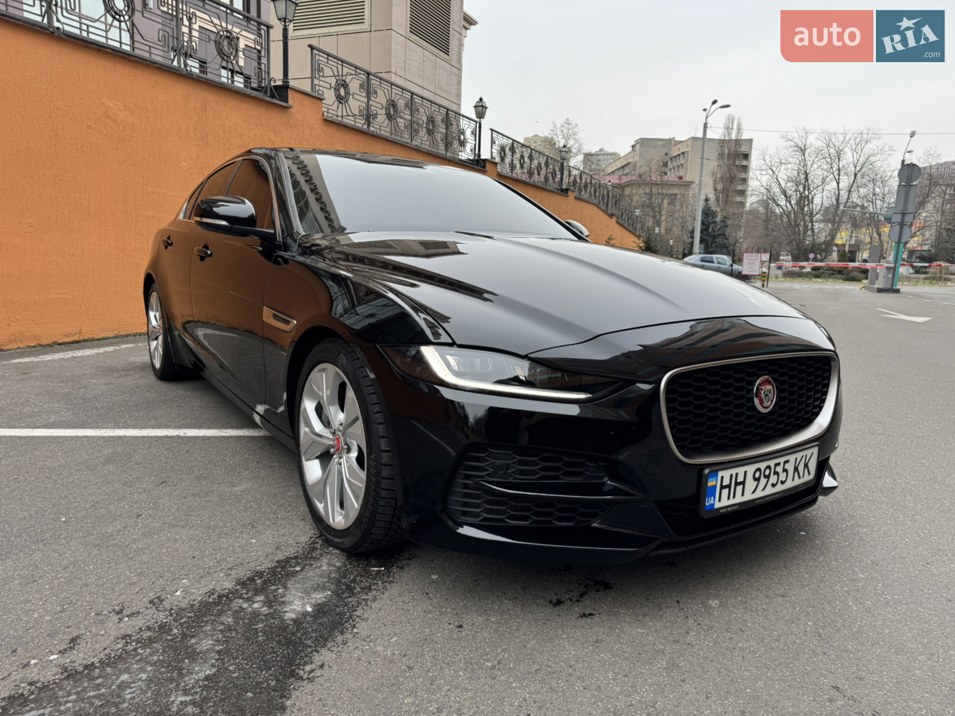2020 Jaguar XE - фото 1