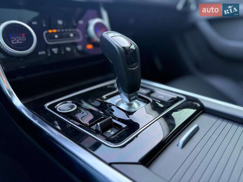 Седан Jaguar XE 2020 в Киеве фото 26 Седан Jaguar XE 2020 в Киеве