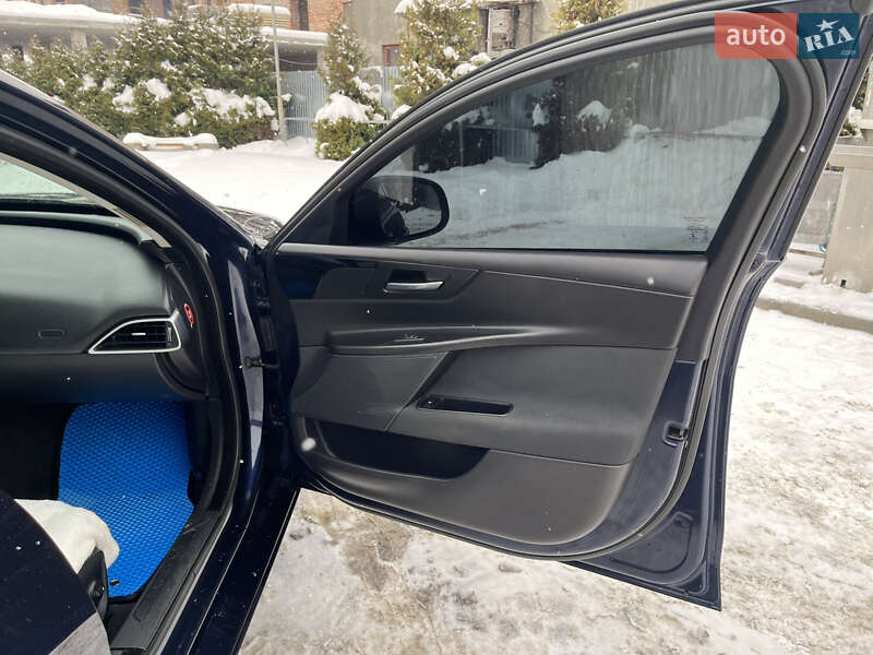 Седан Jaguar XE 2016 в Ивано-Франковске фото 58 Седан Jaguar XE 2016 в Ивано-Франковске