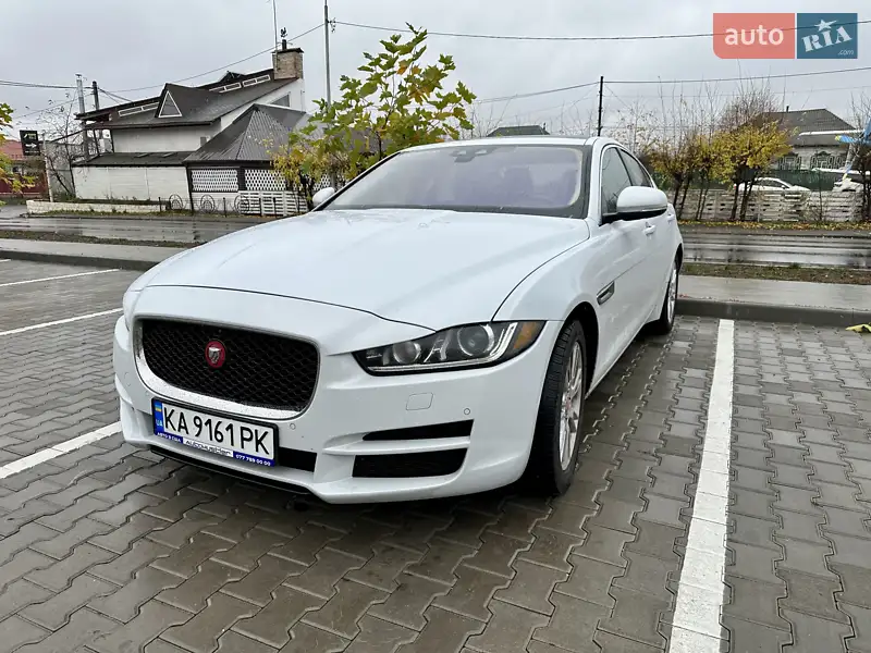 Jaguar XE