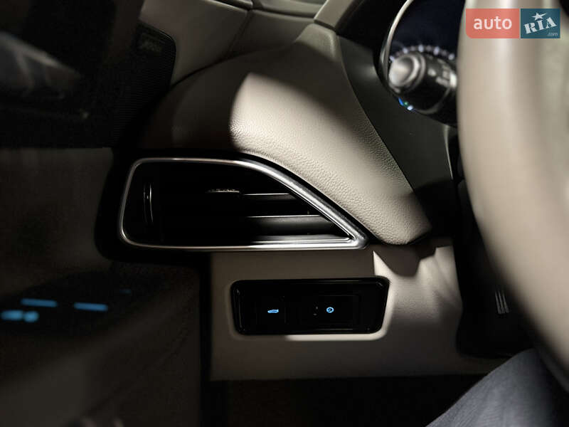 Седан Jaguar XE 2016 в Києві